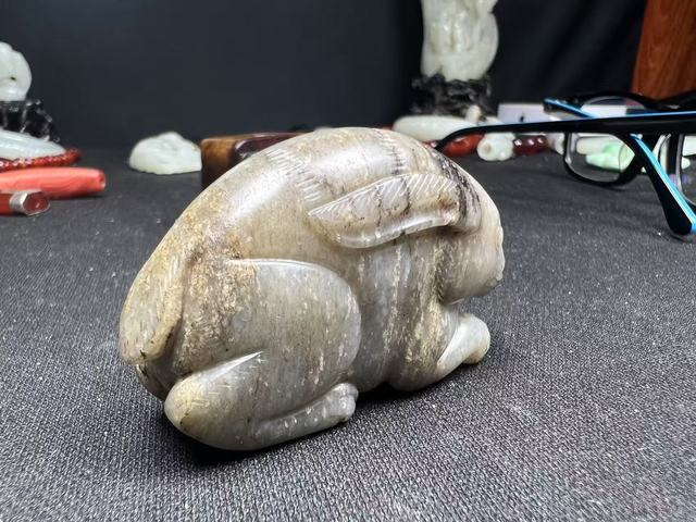 古玩玉器和田青玉兔真品鑒賞圖