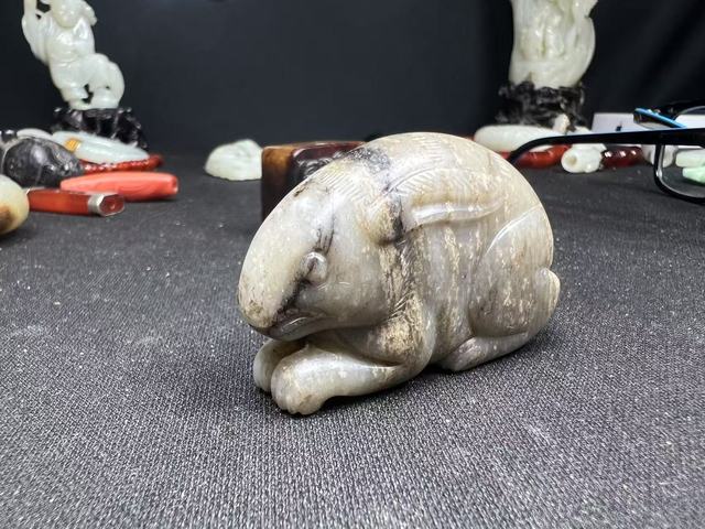 古玩玉器和田青玉兔真品鑒賞圖