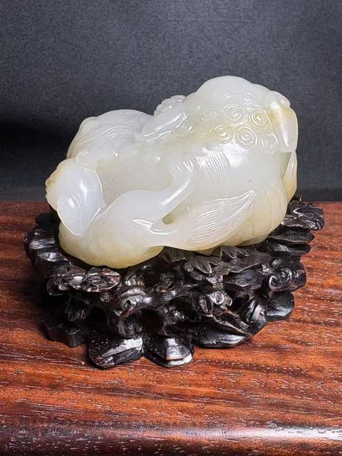 古玩玉器和田玉雕“瑞獸”擺件真品鑒賞圖