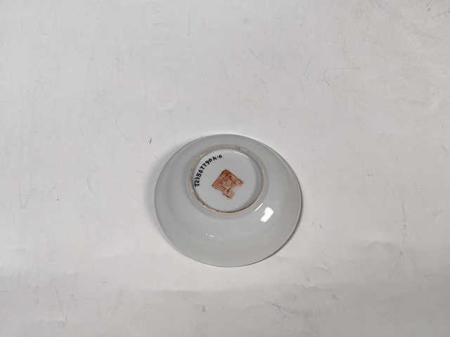 古玩陶瓷民國百花不落地粉彩小盤真品鑒賞圖