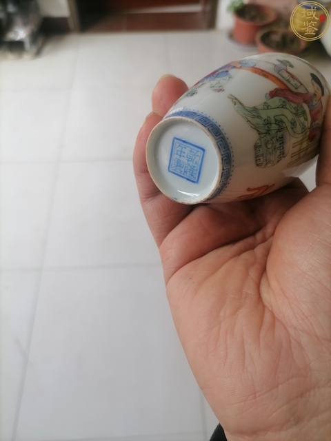 古玩陶瓷粉彩侍女詩文瓶拍賣，當前價格22000元
