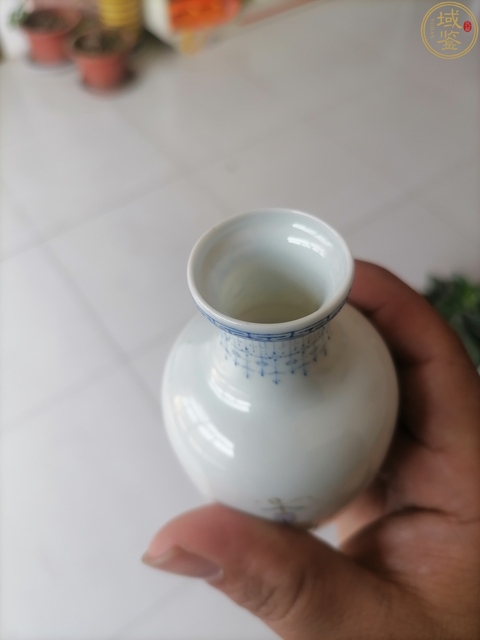 古玩陶瓷粉彩侍女詩文瓶拍賣，當前價格22000元