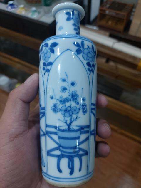 古玩陶瓷仕女花卉紋青花瓶真品鑒賞圖
