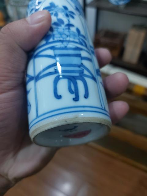 古玩陶瓷仕女花卉紋青花瓶真品鑒賞圖