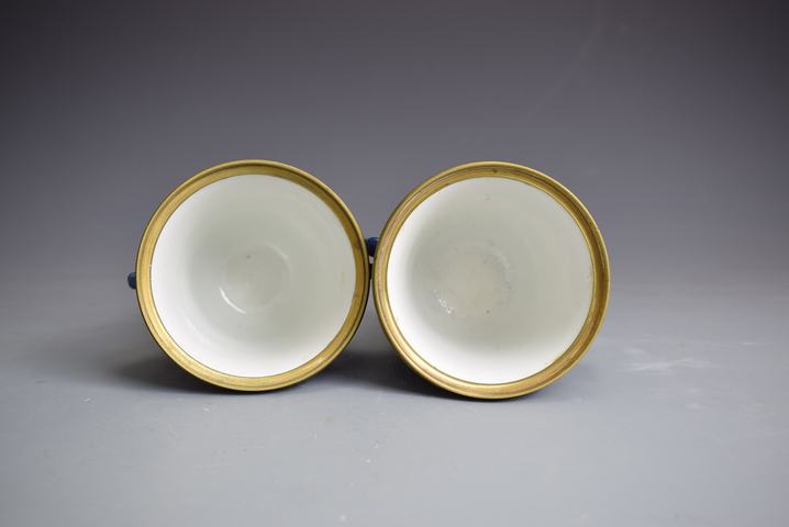 古玩陶瓷清早灑藍雙耳蓋杯一對真品鑒賞圖