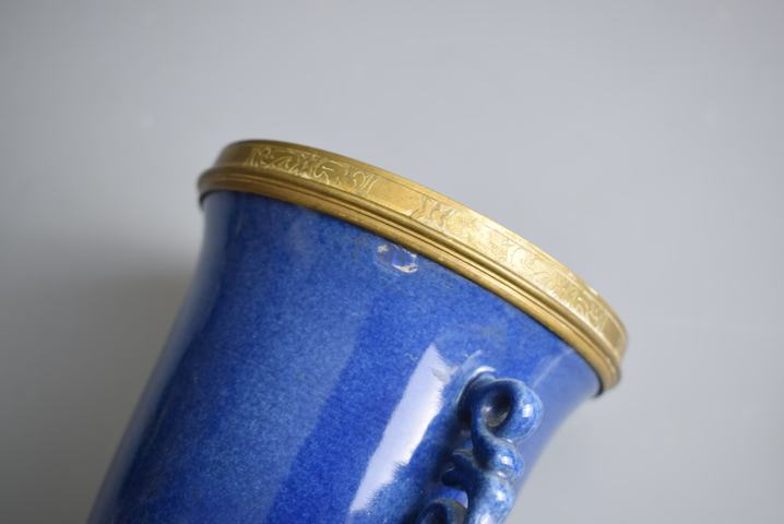 古玩陶瓷清早期灑藍釉雙耳蓋杯一對拍賣，當前價格4128元