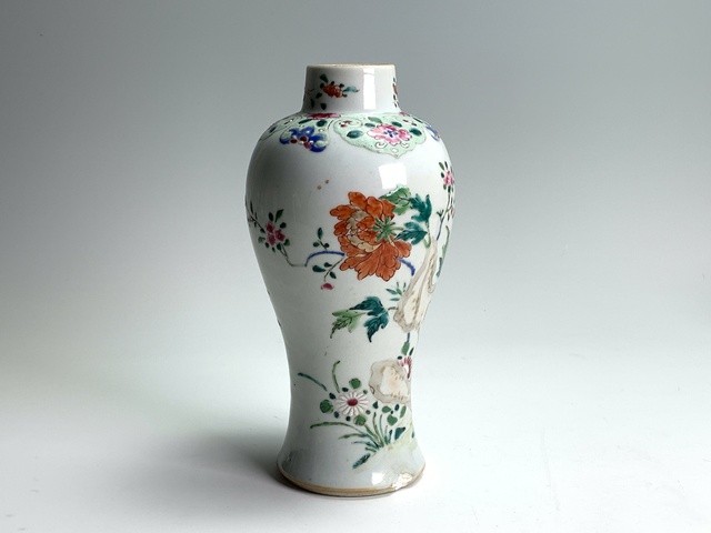 古玩陶瓷清中早期·粉彩花卉紋雞腿瓶拍賣，當前價格1830元