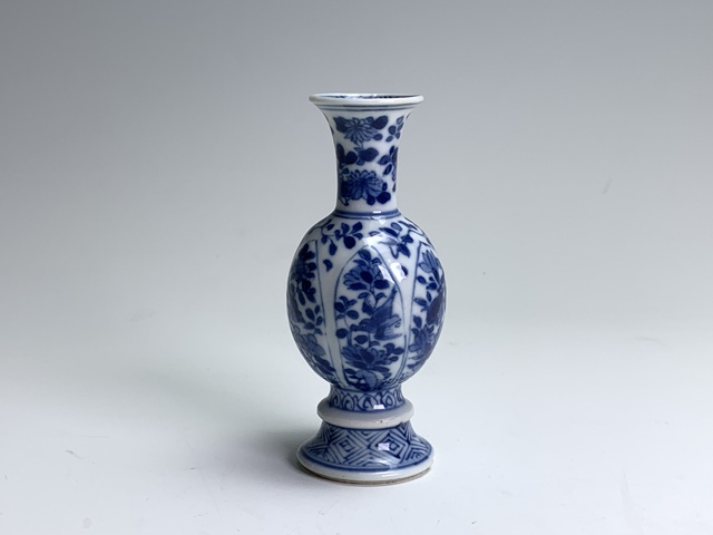古玩陶瓷清康熙·青花花鳥紋瓶拍賣，當前價格564元
