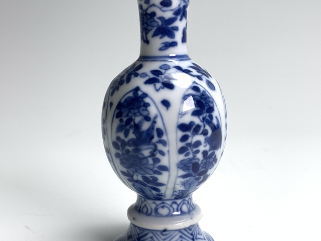 古玩陶瓷清康熙·青花花鳥紋瓶拍賣，當前價格564元