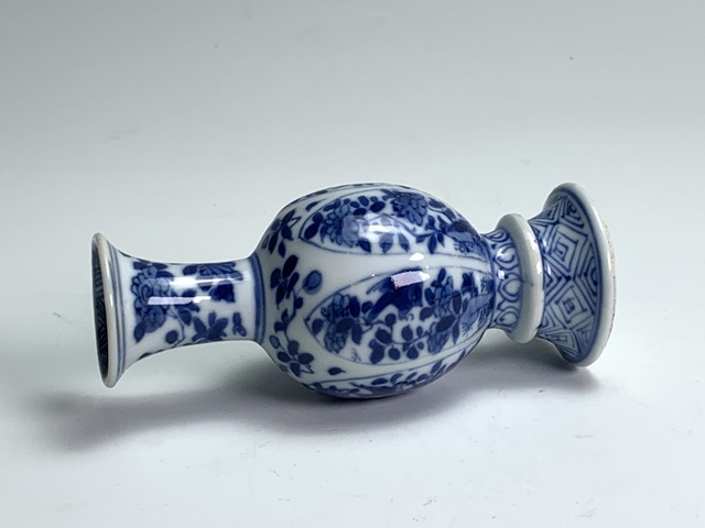 古玩陶瓷清康熙·青花花鳥紋瓶拍賣，當前價格564元