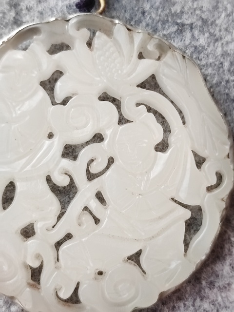 古玩玉器乳化玻璃雕“和合二仙”佩真品鑒賞圖