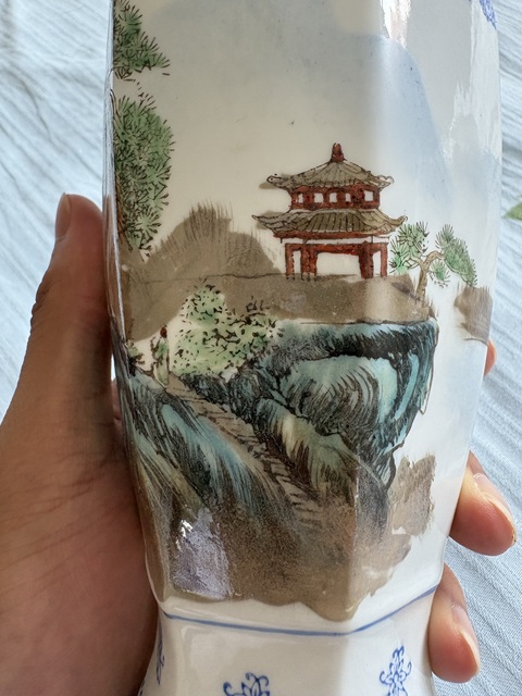 古玩陶瓷山水紋瓶真品鑒賞圖