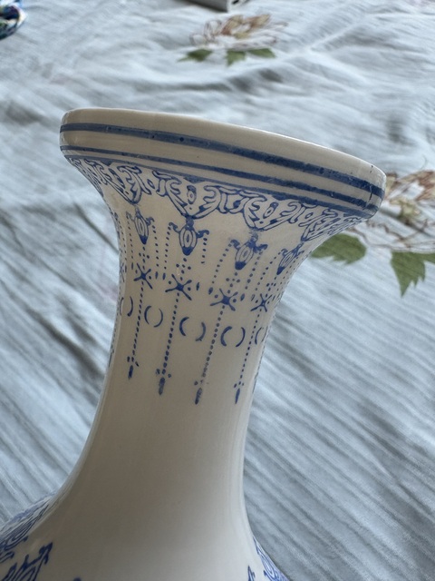 古玩陶瓷山水紋瓶真品鑒賞圖