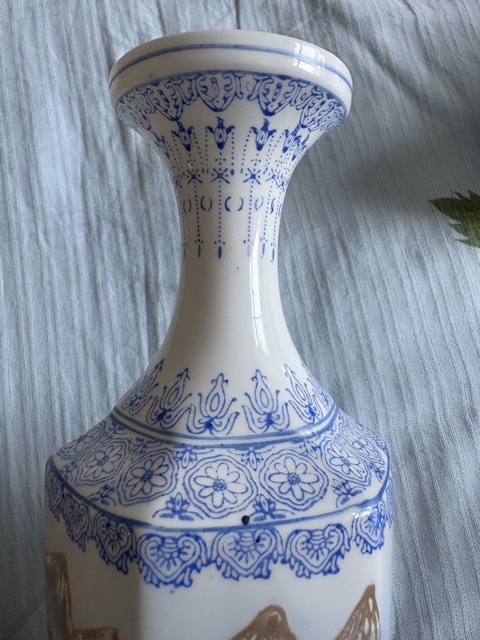 古玩陶瓷山水紋瓶真品鑒賞圖