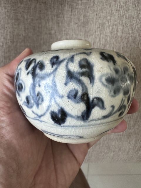 古玩陶瓷青花纏枝花卉紋罐真品鑒賞圖