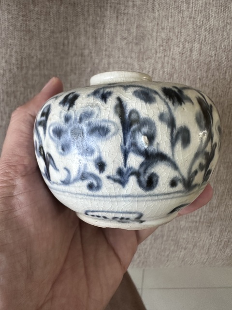 古玩陶瓷青花纏枝花卉紋罐真品鑒賞圖