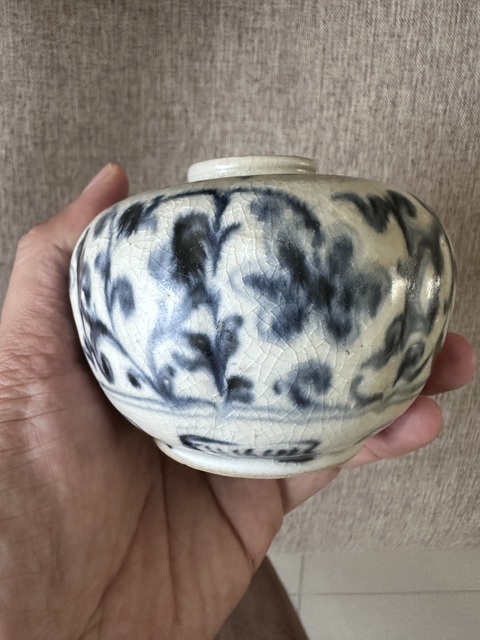 古玩陶瓷青花纏枝花卉紋罐真品鑒賞圖