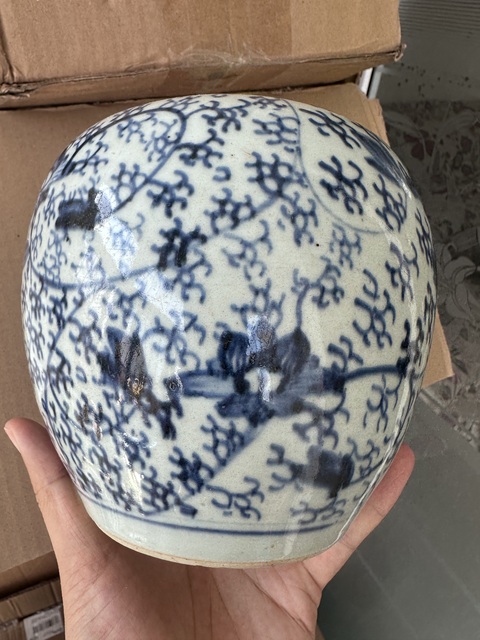 古玩陶瓷青花纏枝花卉紋罐真品鑒賞圖