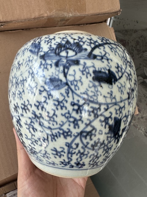 古玩陶瓷青花纏枝花卉紋罐真品鑒賞圖