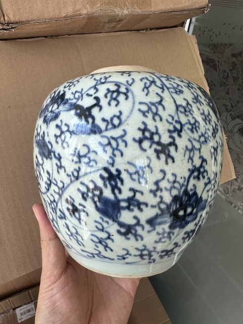 古玩陶瓷青花纏枝花卉紋罐真品鑒賞圖