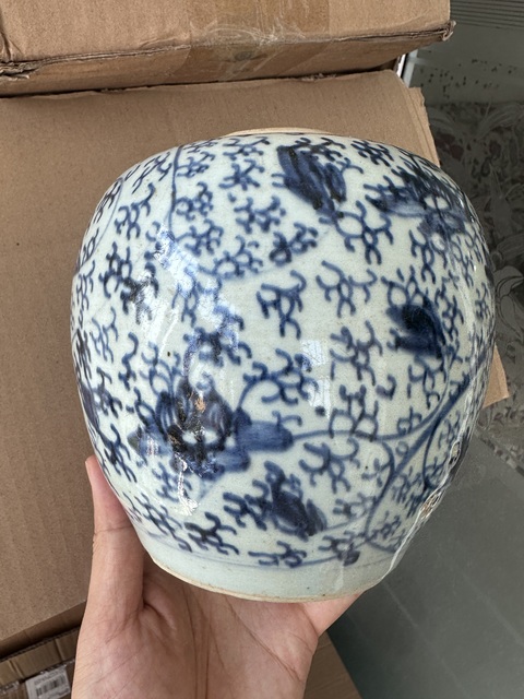 古玩陶瓷青花纏枝花卉紋罐真品鑒賞圖