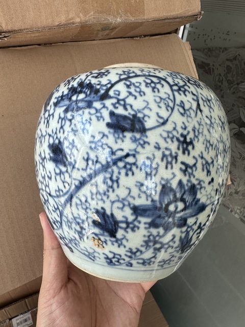 古玩陶瓷青花纏枝花卉紋罐真品鑒賞圖