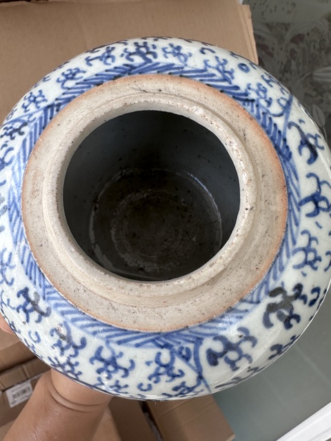 古玩陶瓷青花纏枝花卉紋罐真品鑒賞圖