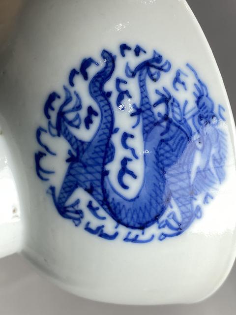 古玩陶瓷青花團龍紋碗真品鑒賞圖