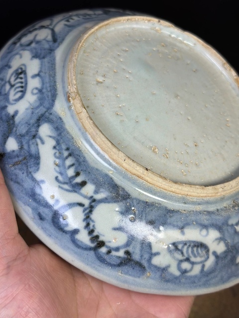 古玩陶瓷花卉紋青花盤真品鑒賞圖