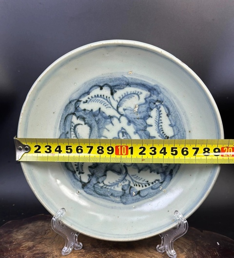 古玩陶瓷花卉紋青花盤真品鑒賞圖