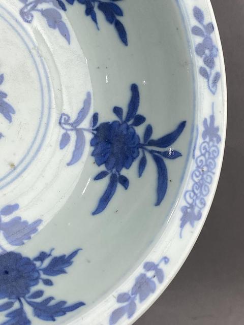 古玩陶瓷青花折枝花卉紋折沿碗真品鑒賞圖