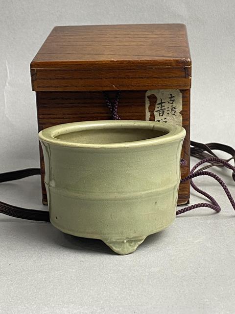 古玩陶瓷龍泉窯青釉竹節紋琴爐真品鑒賞圖