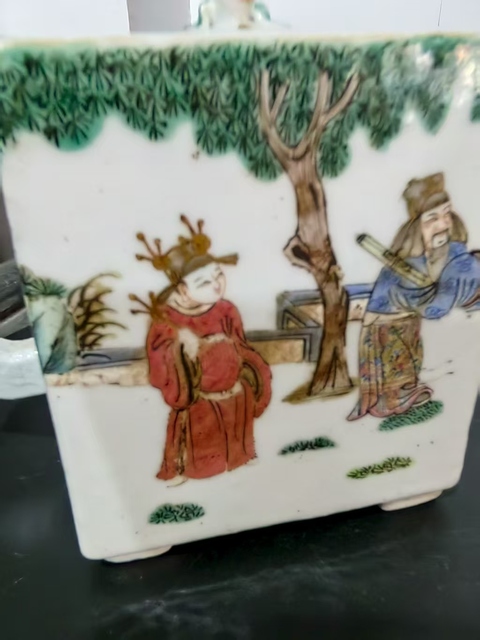 古玩陶瓷粉彩執(zhí)壺真品鑒賞圖