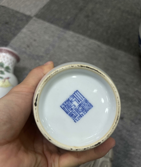 古玩陶瓷粉彩瓶真品鑒賞圖