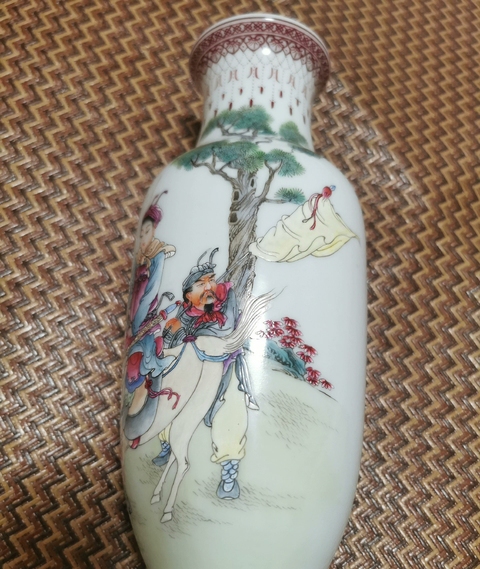 古玩陶瓷粉彩瓶真品鑒賞圖