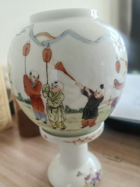 古玩陶瓷粉彩人物故事紋燈籠瓶真品鑒賞圖