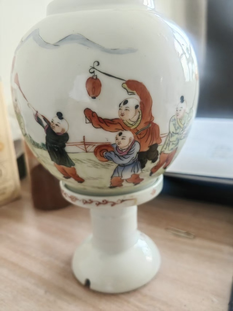 古玩陶瓷粉彩人物故事紋燈籠瓶真品鑒賞圖