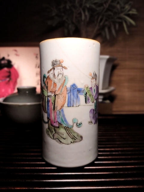 古玩陶瓷粉彩天官賜福圖筆筒拍賣，當(dāng)前價格1700元