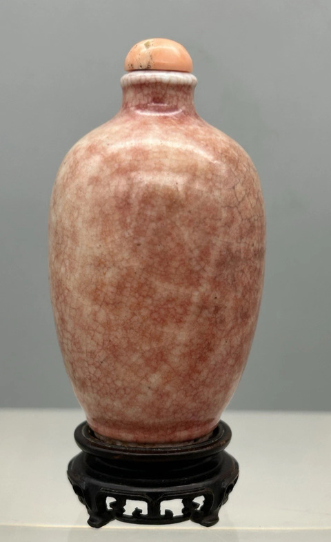 古玩陶瓷紅哥釉鼻煙壺真品鑒賞圖