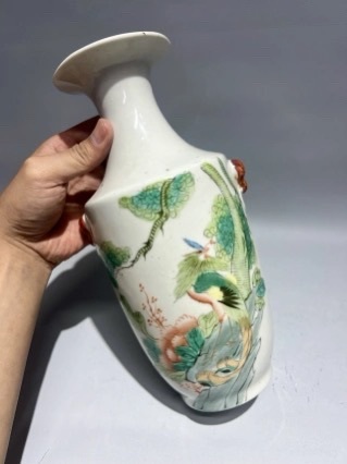 古玩陶瓷油粉彩鳳穿牡丹圖撇口瓶真品鑒賞圖