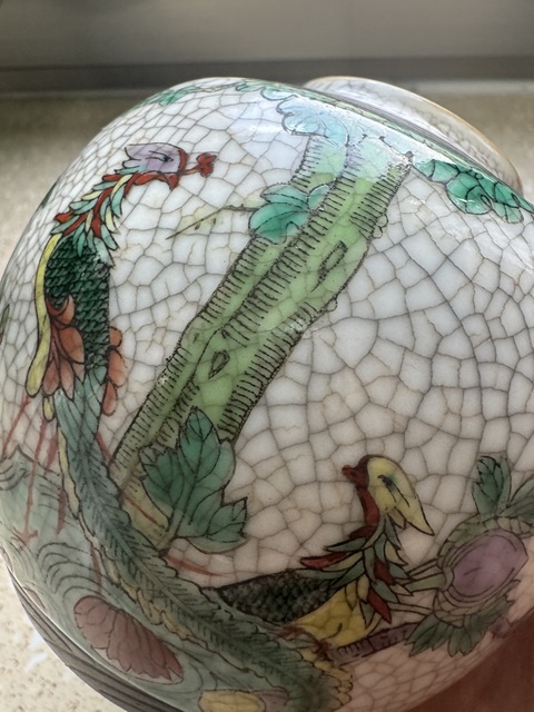 古玩陶瓷哥釉五彩鳳穿牡丹圖茶入真品鑒賞圖
