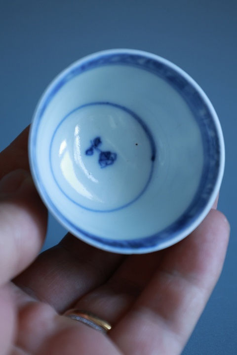 古玩陶瓷青花花卉紋杯真品鑒賞圖