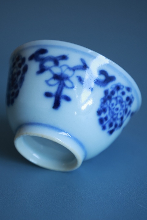 古玩陶瓷青花花卉紋杯真品鑒賞圖