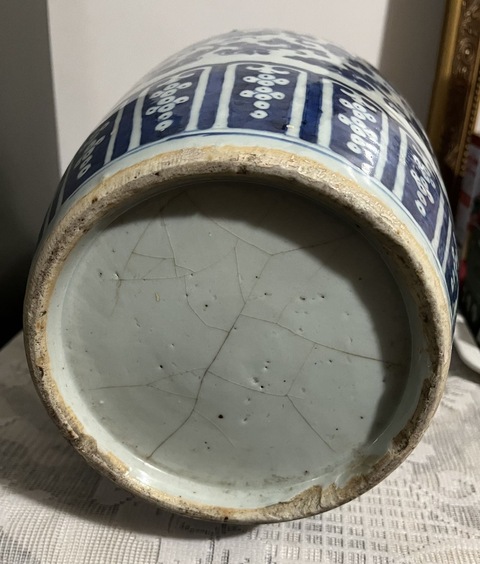 古玩陶瓷花卉紋青花瓶真品鑒賞圖