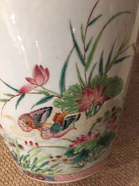古玩陶瓷五倫圖粉彩瓶真品鑒賞圖