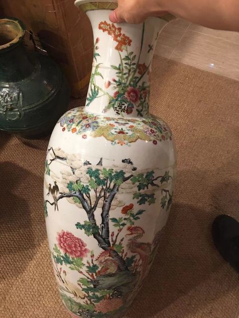 古玩陶瓷五倫圖粉彩瓶真品鑒賞圖
