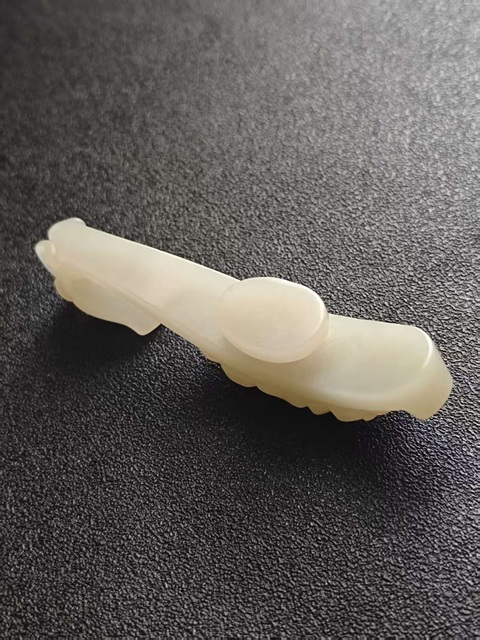 古玩玉器和田玉龍型帶鉤真品鑒賞圖