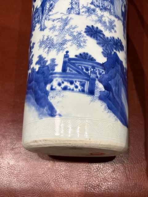 古玩陶瓷明代崇禎時(shí)期青花人物故事筒瓶真品鑒賞圖