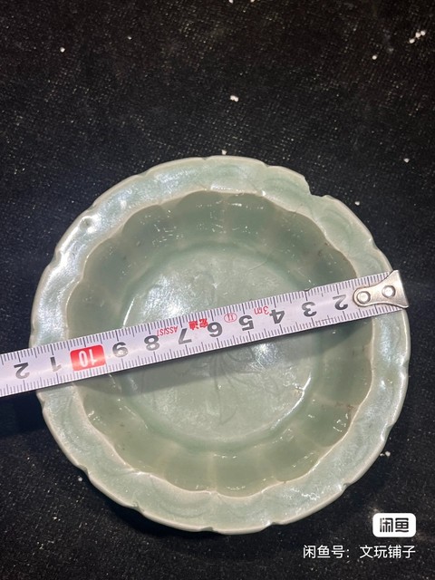古玩陶瓷龍泉青瓷刻花盤真品鑒賞圖