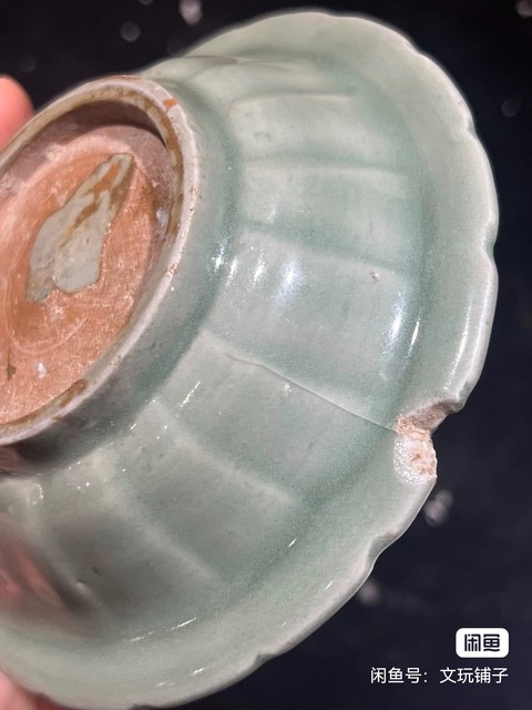 古玩陶瓷龍泉青瓷刻花盤真品鑒賞圖
